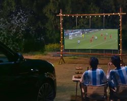 Показують кіно: автомобілі Huawei отримають інноваційні фари (відео)