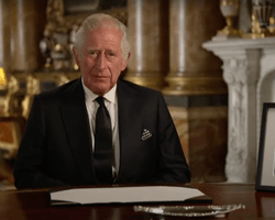 Король Карл ІІІ выступил с первым обращением к британцам: названо имя наследника (видео)