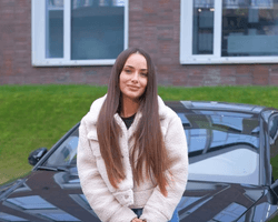 Відома акторка похизувалася купівлею авто за 5 мільйонів: "День понтів" (фото)