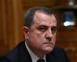 Глава МИД Азербайджана прибыл в Москву