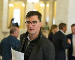 Квартира у майстрині вій: "Слуга народу" Мотовиловець знімає елітне житло втричі дешевше за ринок, — Bihus.Info (фото)