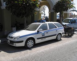 Греция будет сдавать полицейских в аренду
