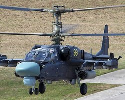 Спутниковые снимки показали неожиданное появление военных вертолетов на аэродроме в Курске (фото)