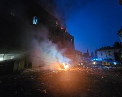 РФ атакувала Львів дронами, "кинджалами" та "калібрами": у місті не працює транспорт, деталі (відео)