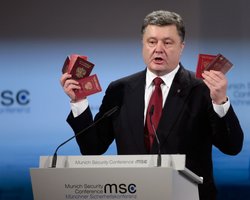 Немцов собирался доказать военную агрессию РФ, - Порошенко