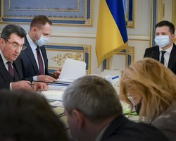 Члены СНБО согласовали блокировку "Першого независимого" и UkrLive по WhatsApp — Шуфрич