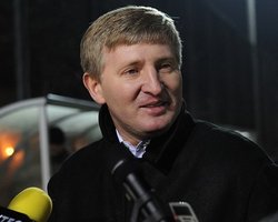 Ахметов выделил личный самолет, чтобы перевезти Луческу в больницу Донецка, - СМИ