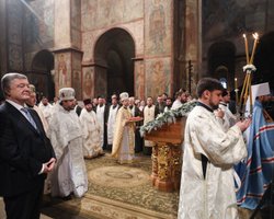 Порошенко призывает церкви мира признать ПЦУ