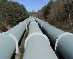 Скандал навколо "Дружби": чи подорожчає пальне в Україні через шантаж Словаччини та Угорщини