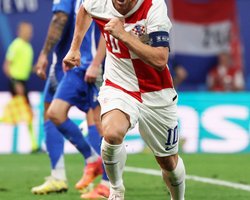 Италия сыграла вничью с Хорватией и вышла в плей-офф. Лука Мадрид — самый старый бомбардир Евро (фото)