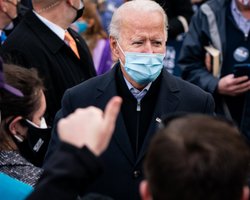 Байден вырвался в лидеры в одном из ключевых штатов