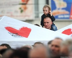 Объединение оппозиции поддерживает каждый третий украинец, - опрос