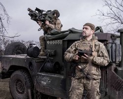 Росія тягне Україну до мирних переговорів: експерти пояснюють, в чому тут пастка (відео)