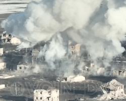 Войска РФ ударили "Солнцепеком" по Угледару: кадры разрушений (видео)