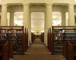 Посольство Украины обещает решить ситуацию с библиотекой в Москве