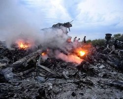 "Сувенір з Амстердама": на російському "Авіто" продають фрагмент збитого "Боїнга-777"