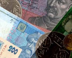 Торги на межбанке: падение евро продолжается