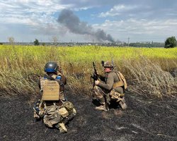 Кринки майже знищені, але українські військові продовжують тримати оборону