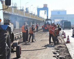 Помогли плохие украинские дороги: ВС РФ стало еще сложнее перебрасывать технику в Херсон