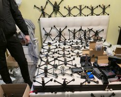 Майже 550 дронів і $74 тисячі готівкою: військового викрили на торгівлі озброєнням (відео)