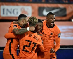 "Сенегал - Нидерланды": матч чемпионата мира по футболу в Катаре закончился со счетом 0:2