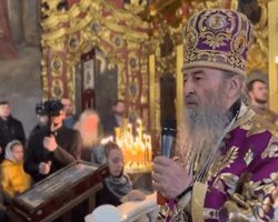 Вопреки постановлению: митрополит УПЦ МП Онуфрий провел в Лавре богослужение (видео)