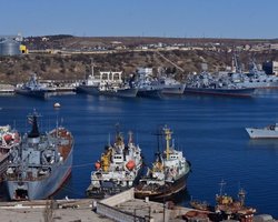 Взрывы в Крыму: ВСУ прорвали ПВО оккупантов и атаковали флот РФ, — СМИ (фото)