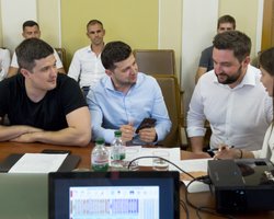 В АП хотят к 2024 году перевести 90% госуслуг в интернет