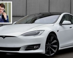 Декларация Разумкова: 28,5 млн гривен наличными и Tesla