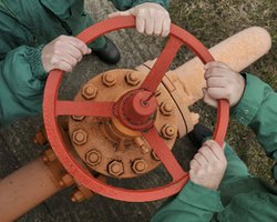 Обещанный Азаровым дешевый сланцевый газ может оказаться почти в два раза дороже - эксперты