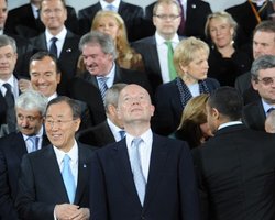 Операцию в Ливии решено продолжать до ухода Каддафи