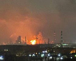Друга атака за три дні: у Рязані горить нафтопереробний завод (відео)