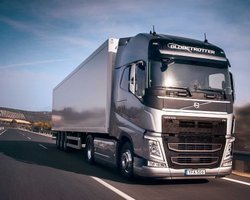 "Винятковий смак злочинців": в Європі викрали вантажівку з сотнями тисяч батончиків KitKat