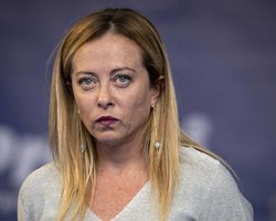 "Может нанести ущерб делу": Италия раскритиковала визит Зеленского в Париж