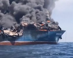 КВІР завернув три кораблі в Ормузькій протоці: у мережі показали "підірване" тайське судно (відео)