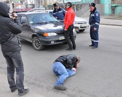 Гаишники наехали автомобилем на  журналиста Дорожного контроля