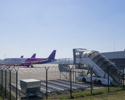 Возобновление авиасообщения: Минздрав разделил страны на две зоны