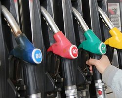 Українцям варто готуватися до нових цін на пальне: бензин, газ і дизель подорожчають