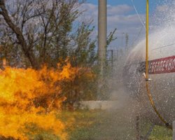 Росіяни другий день поспіль б'ють по АЗС у Харкові: атаковано вже вісім заправок (фото, відео)