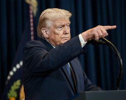 "Меня это не интересует": Трамп больше не одержим Нобелевской премией мира