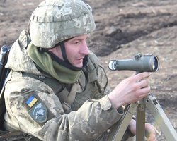 Сутки на Донбассе: в День защитника Украины боевики 3 раза нарушили режим прекращения огня