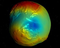 Під Антарктидою прихована гігантська аномалія: вчені щойно виявили, що вона посилюється