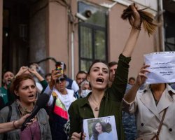 Іранські баскетболістки сфотографувалися без хіджабів на знак солідарності з протестувальниками