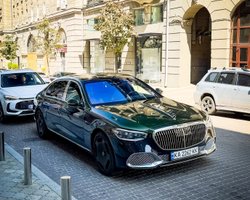 Один из 50: в Киеве заметили лимитированный роскошный Maybach V12 за 20 миллионов (фото)