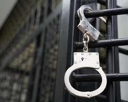 "Спасал" знакомого от ТЦК: в Хмельницком судили мужчину, который отстреливался из газового пистолета