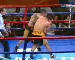 Аргентинский боксер повторил укус Тайсона (видео)