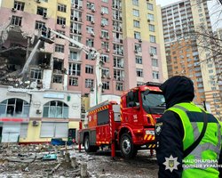 Ракетна атака на Київ та область: РФ вдарила по житлових будинах, багато постраждалих (фото)