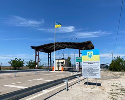 Пункты пропуска с оккупированным Крымом заработали в полном объеме