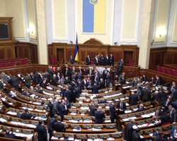 Рада избрала Копыленко членом ЦИК, несмотря на блокирование трибуны оппозицией