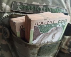 "Сложно реализовать": нардеп объяснил, почему военным не повысят зарплаты на 10 тысяч (видео)